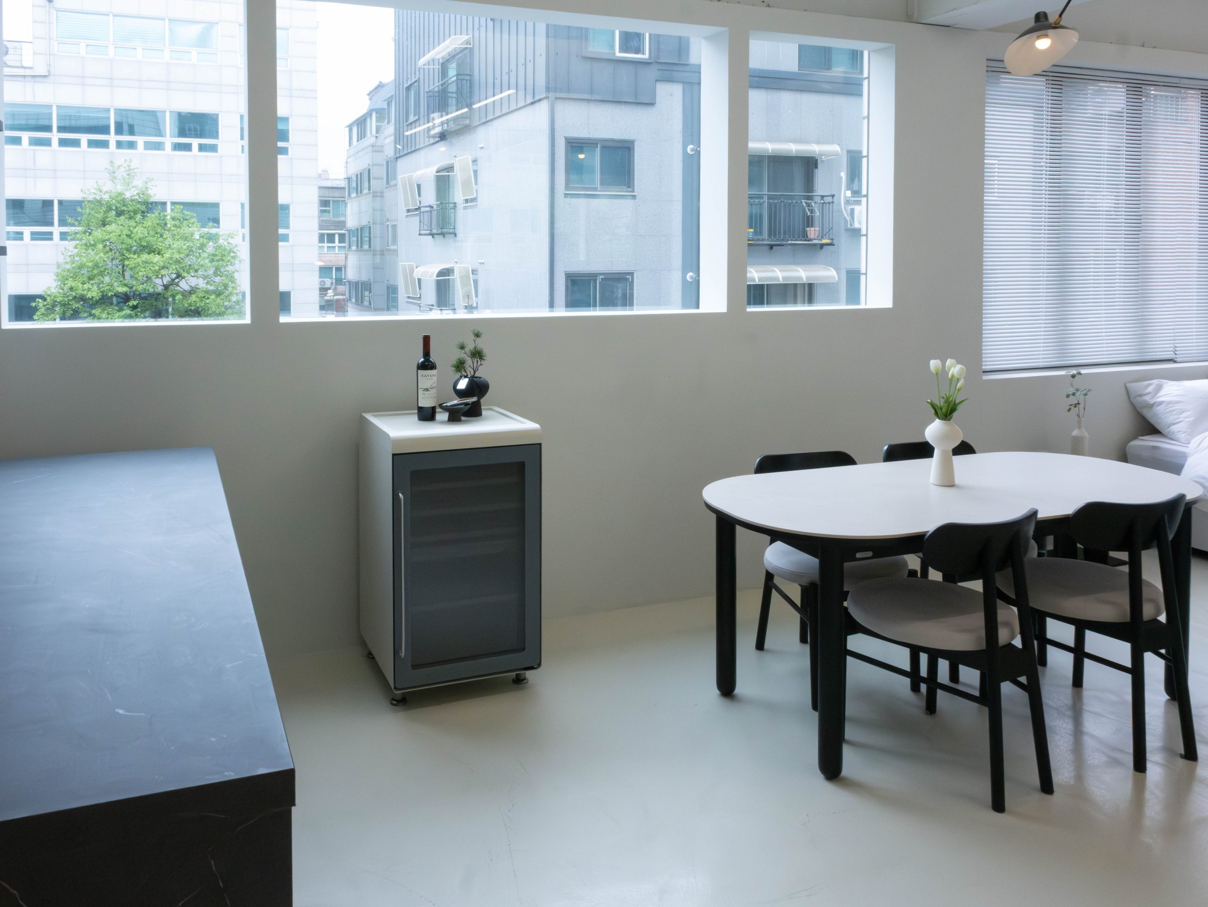 TERUVA wine cooler in a styled living room